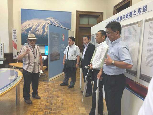 坪内 ひでき活動報告・北海道庁旧本庁舎於いて取組等を調査。